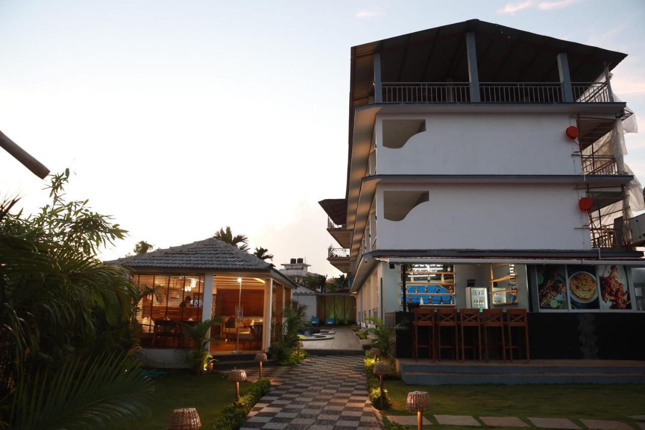 Gracias Cafe & Resort Morjim Dış mekan fotoğraf