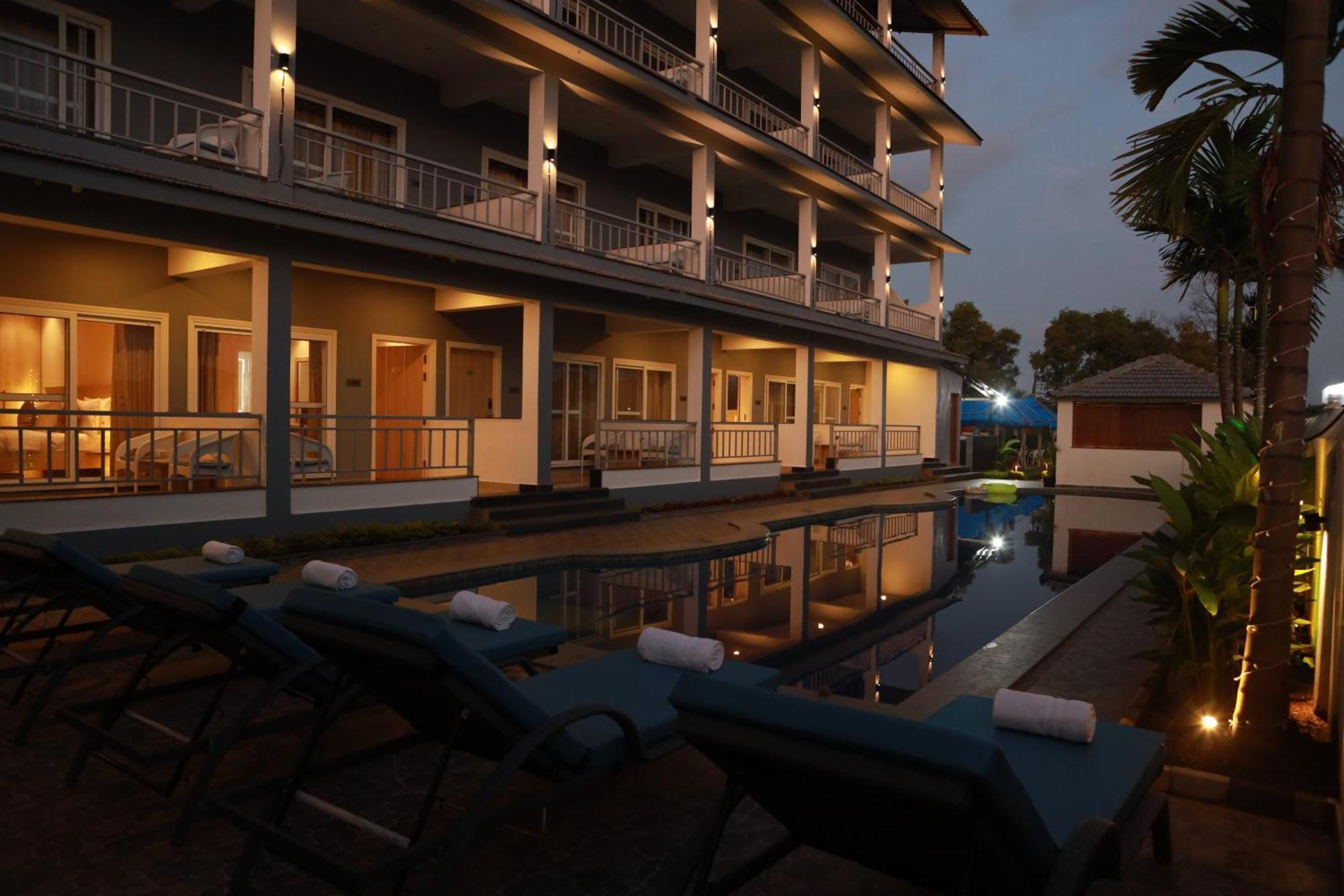 Gracias Cafe & Resort Morjim Dış mekan fotoğraf