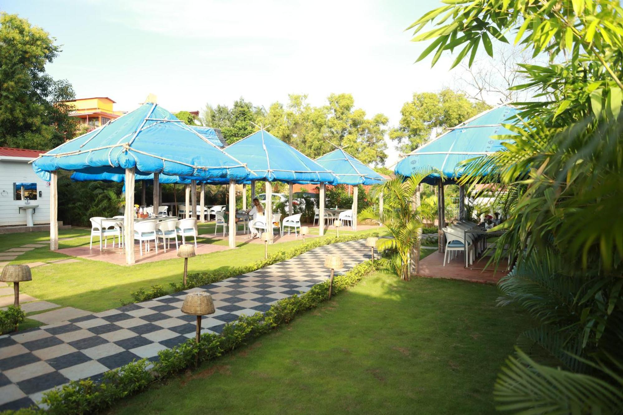 Gracias Cafe & Resort Morjim Dış mekan fotoğraf
