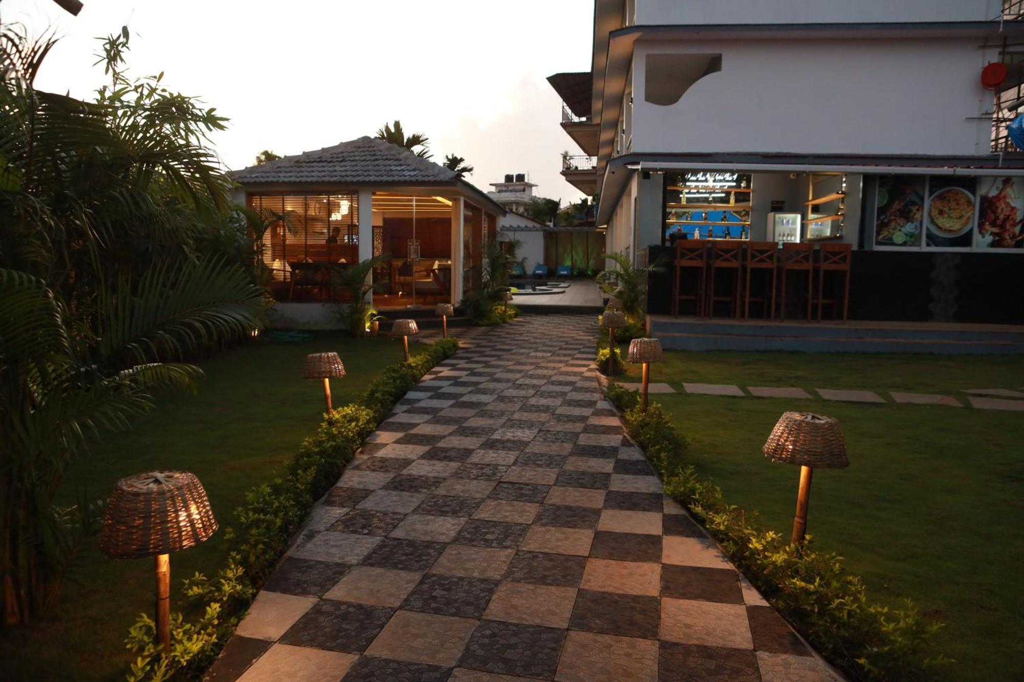 Gracias Cafe & Resort Morjim Dış mekan fotoğraf