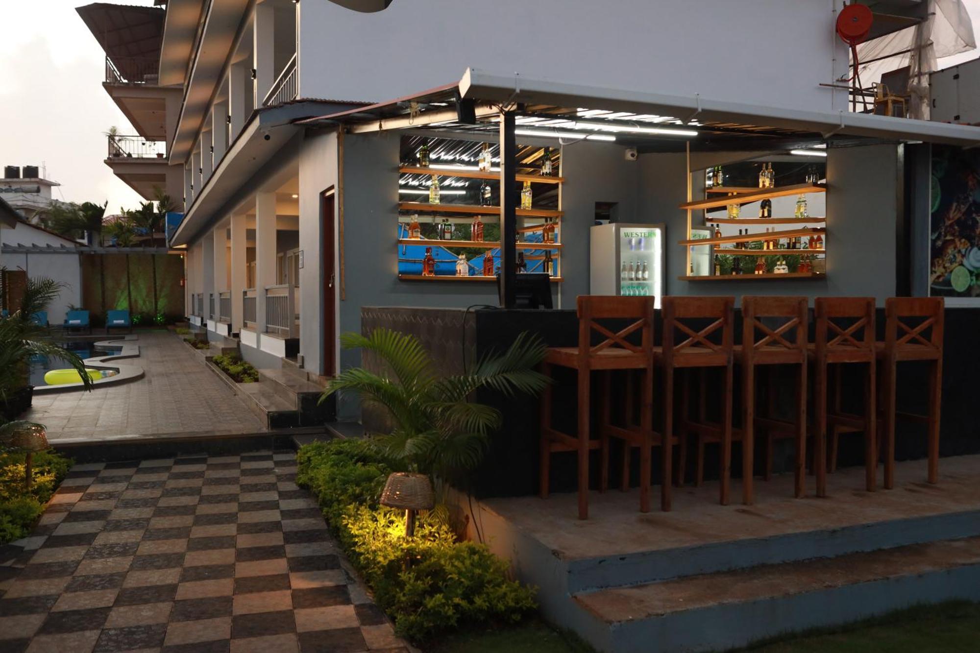 Gracias Cafe & Resort Morjim Dış mekan fotoğraf